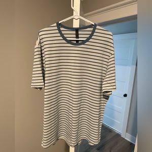Men’s Lululemon soft T-Shirt. White with light blue stripes XXL